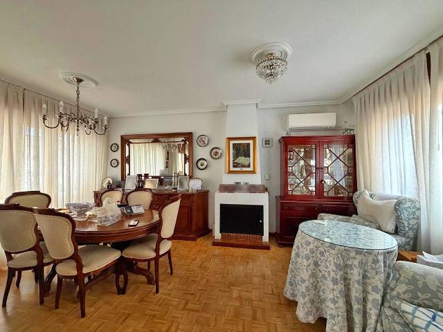 Casa adosada en Venta en Casco Histórico