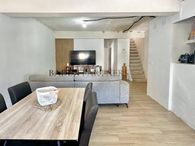Casa adosada en Venta en Casco Urbano