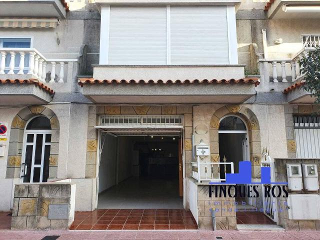 Casa adosada en Venta en Casco Urbano