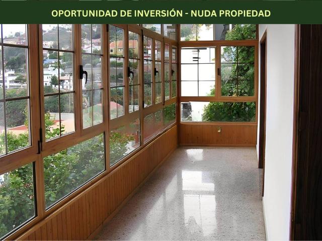 Casa adosada en Venta en Casco Urbano