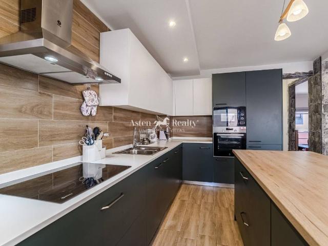 Casa adosada en Venta en Casco Urbano