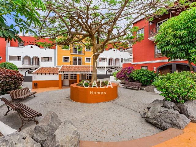 Casa adosada en Venta en Casco Urbano