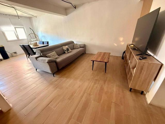 Casa adosada en Venta en Casco Urbano