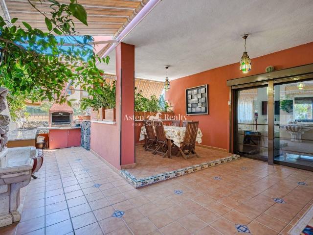 Casa adosada en Venta en Casco Urbano