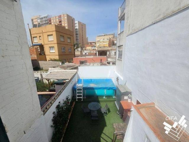 Casa adosada en Venta en Casco Urbano