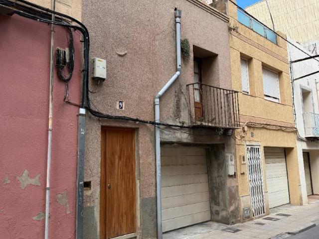 Casa adosada en Venta en Casco Urbano
