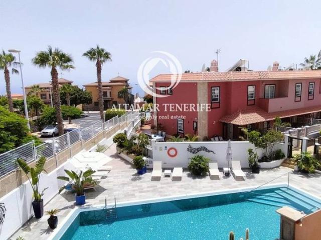 Casa adosada en Venta en Casco Urbano