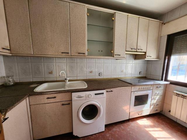 Casa adosada en venta en Casar El. Casa adosada con garaje en el casco urbano. Casas adosadas Casar.