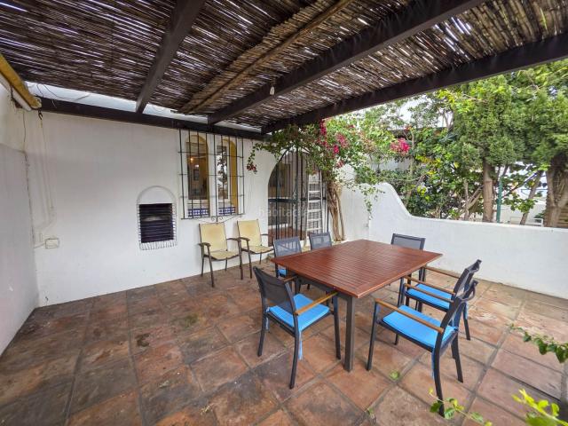 Casa adosada en venta en Casares, Bahía de Casares. PRIMERA LÍNEA DE PLAYA EN MARINA DE CASARES AMPLITUD Y VISTAS AL MAR. Casas adosadas.