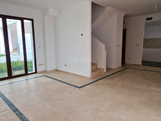 Casa adosada en venta en Casares, Doña Julia Golf. Casas adosadas.