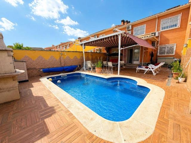 Casa adosada en Venta en Casarrubuelos