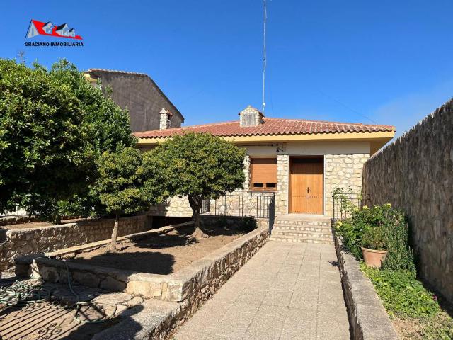 Casa adosada en Venta en Casas de Juan Núñez