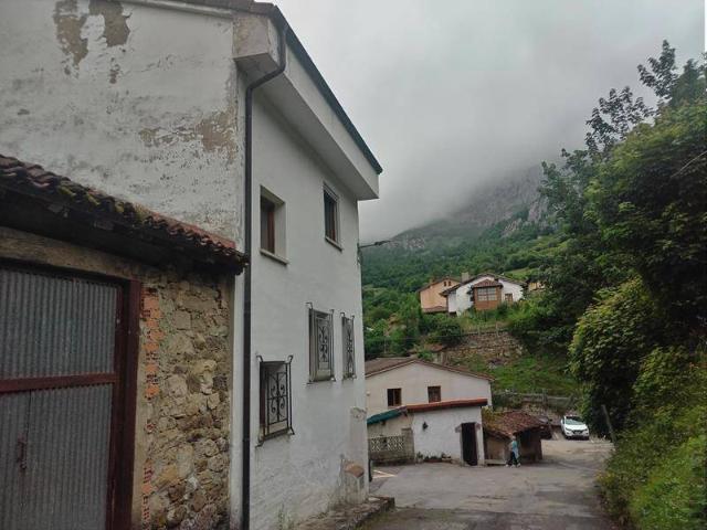 Casa chalet en Venta en Caso