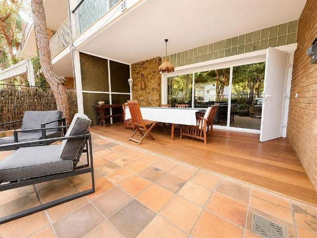 Casa adosada en venta en Castell Platja d´Aro, de 180 m² 5 habitaciones por 695.000