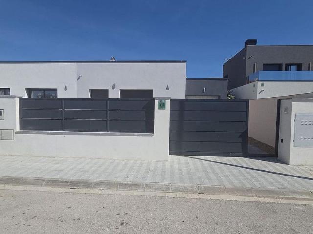 Casa adosada en venta en Castelló d´Empúries, de 85 m² 3 habitaciones por 369.000
