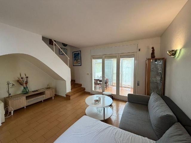 Casa adosada en venta en Castelló d´Empúries, de 90 m² 2 habitaciones por 210.000