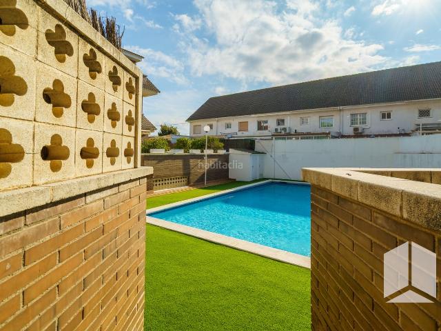 Casa adosada en venta en Castelldefels, La Pineda. Casas adosadas.