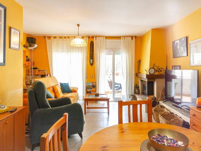 Casa adosada en Venta en Castellví de Rosanes