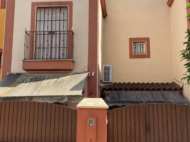 Casa adosada en Venta en Castilleja de Guzmán
