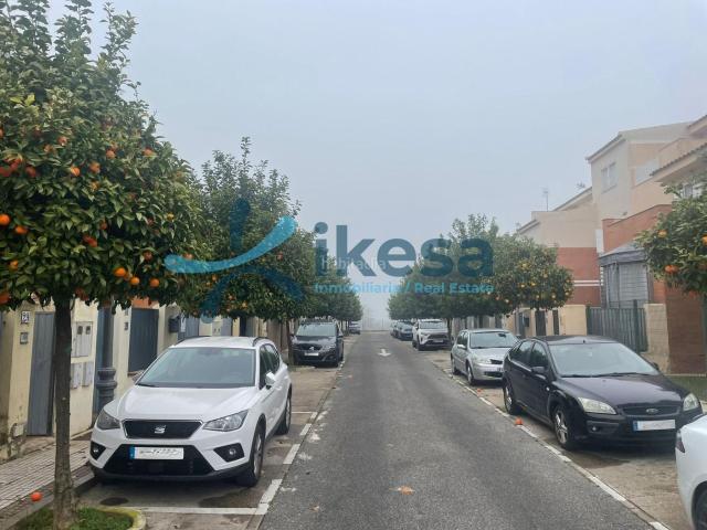 Casa adosada en venta en Castilleja de la Cuesta. OPORTUNIDAD EN CASTILLEJA DE LA CUESTA. Casas adosadas Castilleja de la.