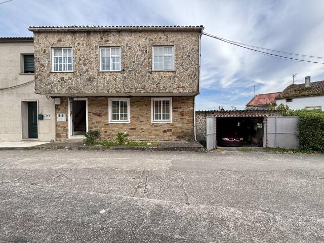Casa adosada en Venta en Castiñeiriño Cruceiro de Sar