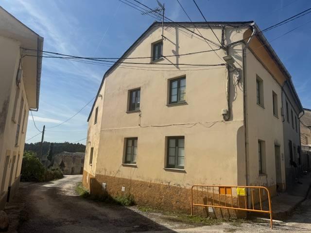 Casa adosada en Venta en Castropol