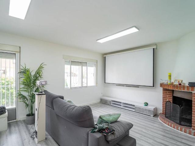 Casa adosada en Venta en Cedillo del Condado