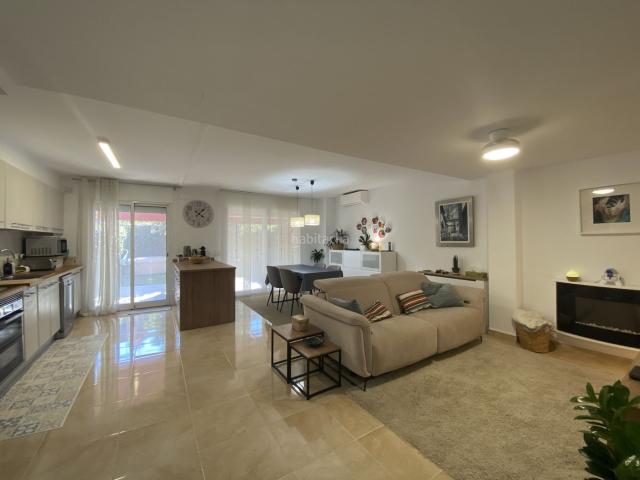 Casa adosada en venta en Celrà. Casas adosadas.