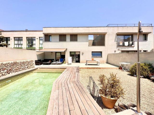 Casa adosada en Venta en Centre Històric