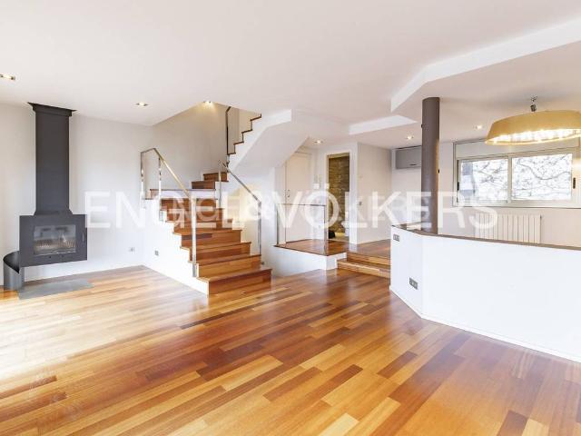 Casa adosada en Venta en Centre