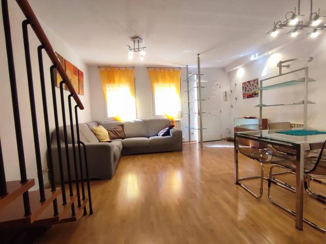 Casa adosada en Venta en Centre