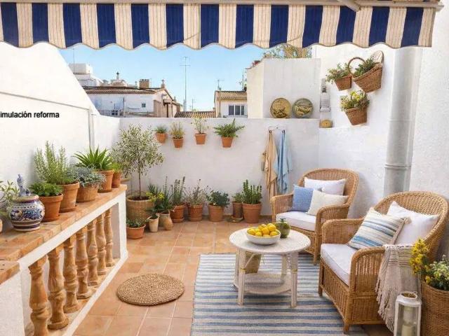 Casa adosada en Venta en Centre