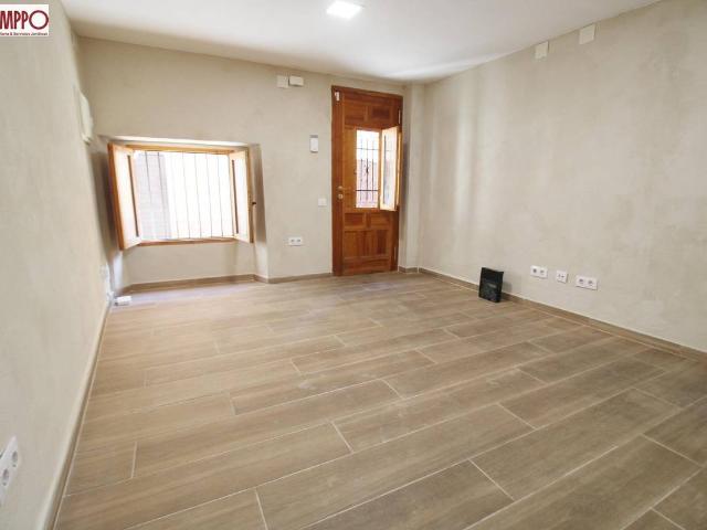 Casa adosada en Venta en Centre