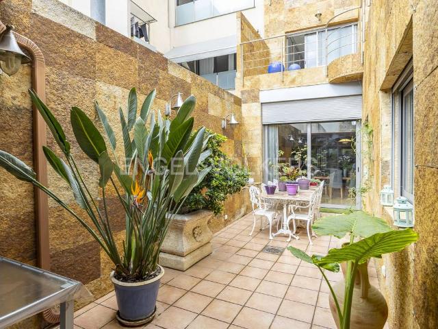 Casa adosada en Venta en Centre