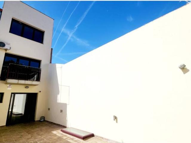 Casa adosada en Venta en Centre