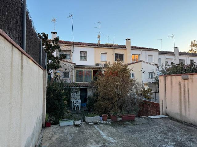 Casa adosada en Venta en Centre
