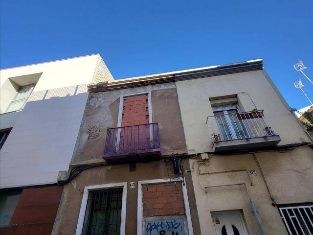 Casa adosada en Venta en Centre