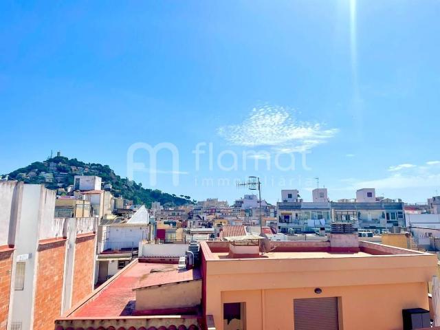 Casa adosada en Venta en Centre