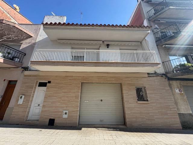 Casa adosada en Venta en Centre