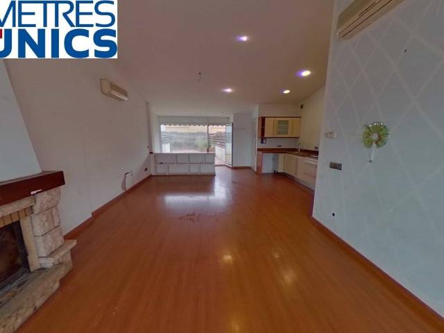 Casa adosada en Venta en Centre
