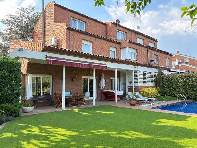 Casa adosada en Venta en Centre