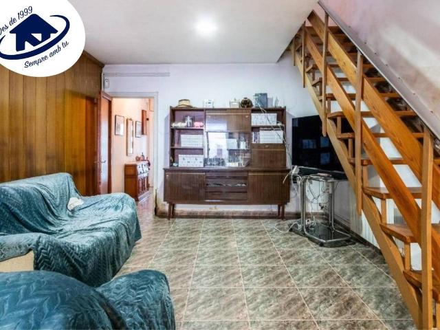 Casa adosada en Venta en Centre