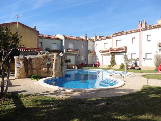 Casa adosada en Venta en Centre