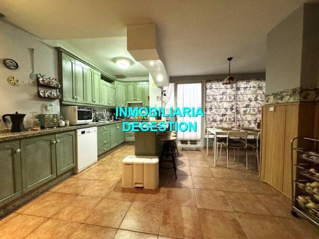 Casa adosada en Venta en Centro ciudad