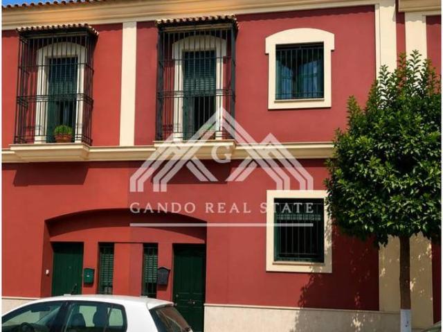Casa adosada en Venta en Centro Doña Mercedes