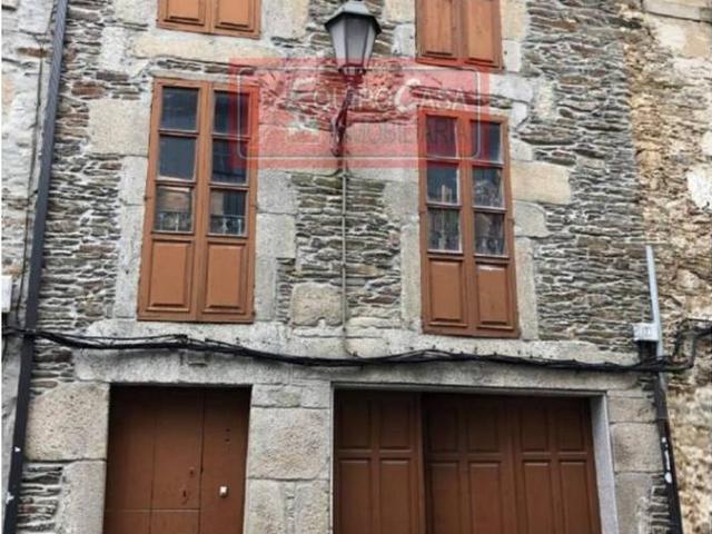 Casa adosada en Venta en Centro Recinto Amurallado