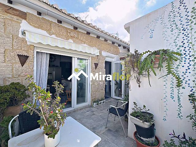 Casa adosada en Venta en Centro Urbano