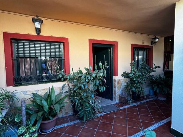 Casa adosada en Venta en Centro