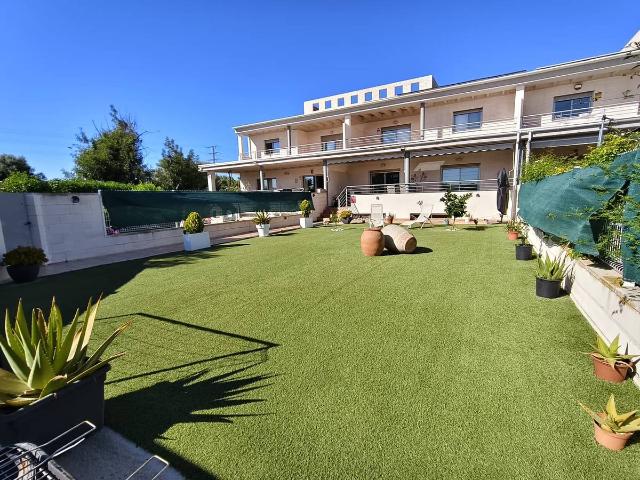 Casa adosada en Venta en Centro