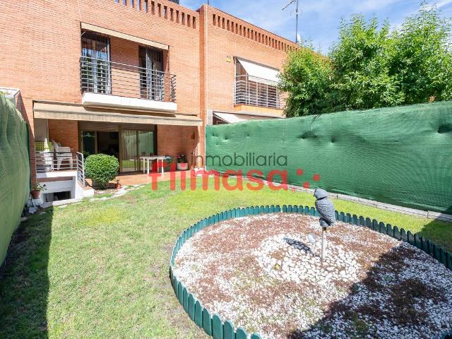 Casa adosada en Venta en Centro